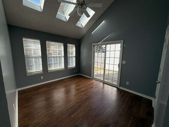 3rd image of 5839 River Walk Cir