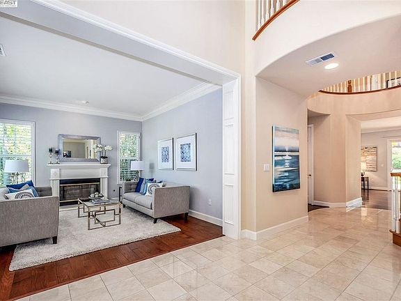 4th image of 866 Sunset Creek Ln