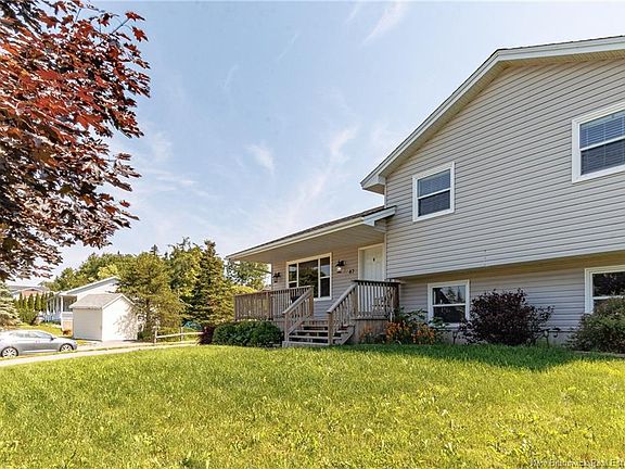 4th image of 47 Glenwood Dr