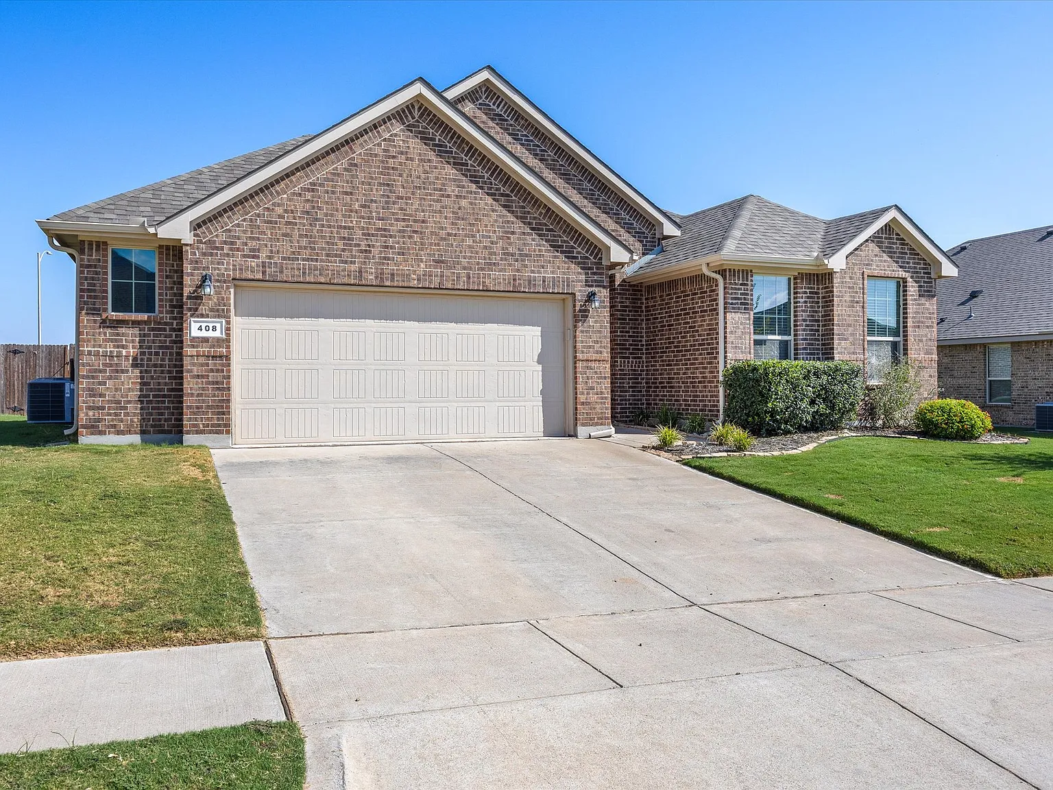 4 bed, 1818 sqft, $2,250 — Photo 2