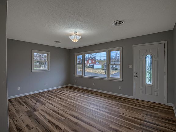3rd image of 24434 Briscoe Dr