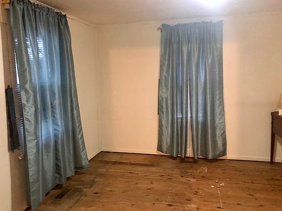4th image of 2229 Bradley St