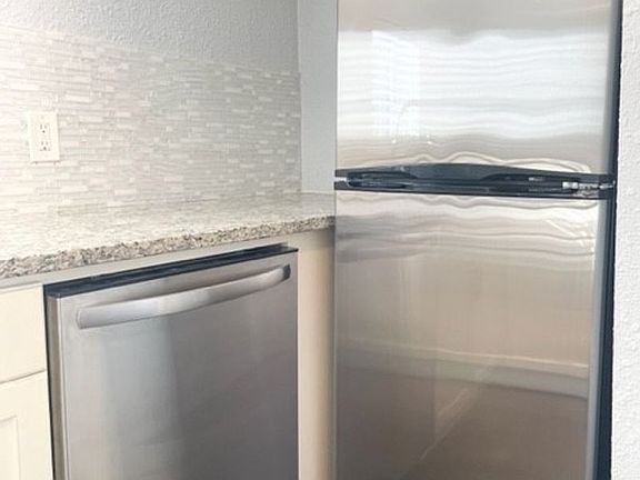 5th image of 4522 Gaston Ave APT 4