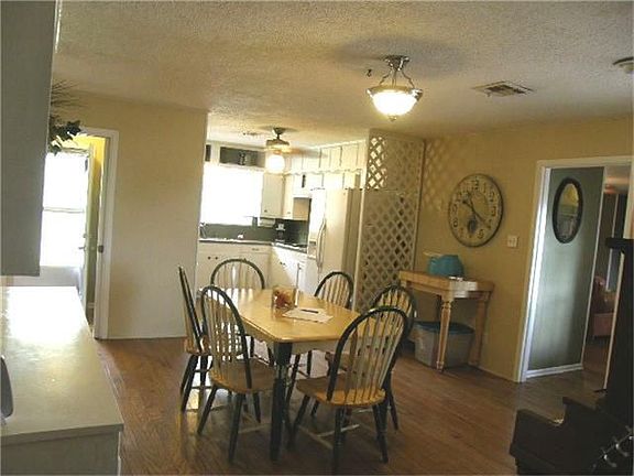 4th image of 2331 Avenue N 1/2