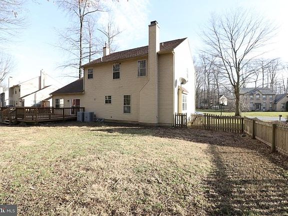 4th image of 122 Country Woods Dr