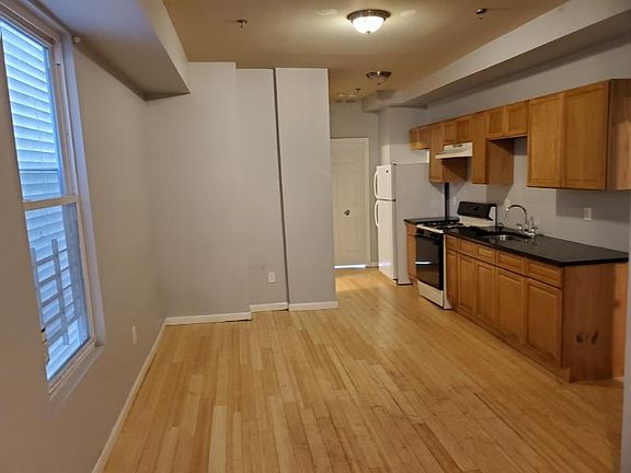 2nd image of 625 Bramhall Ave APT 1