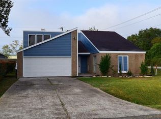 3100 Richards Dr, Dickinson, TX 77539