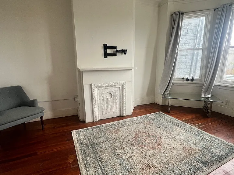 422 Saint Pauls Ave #1 — Photo 3