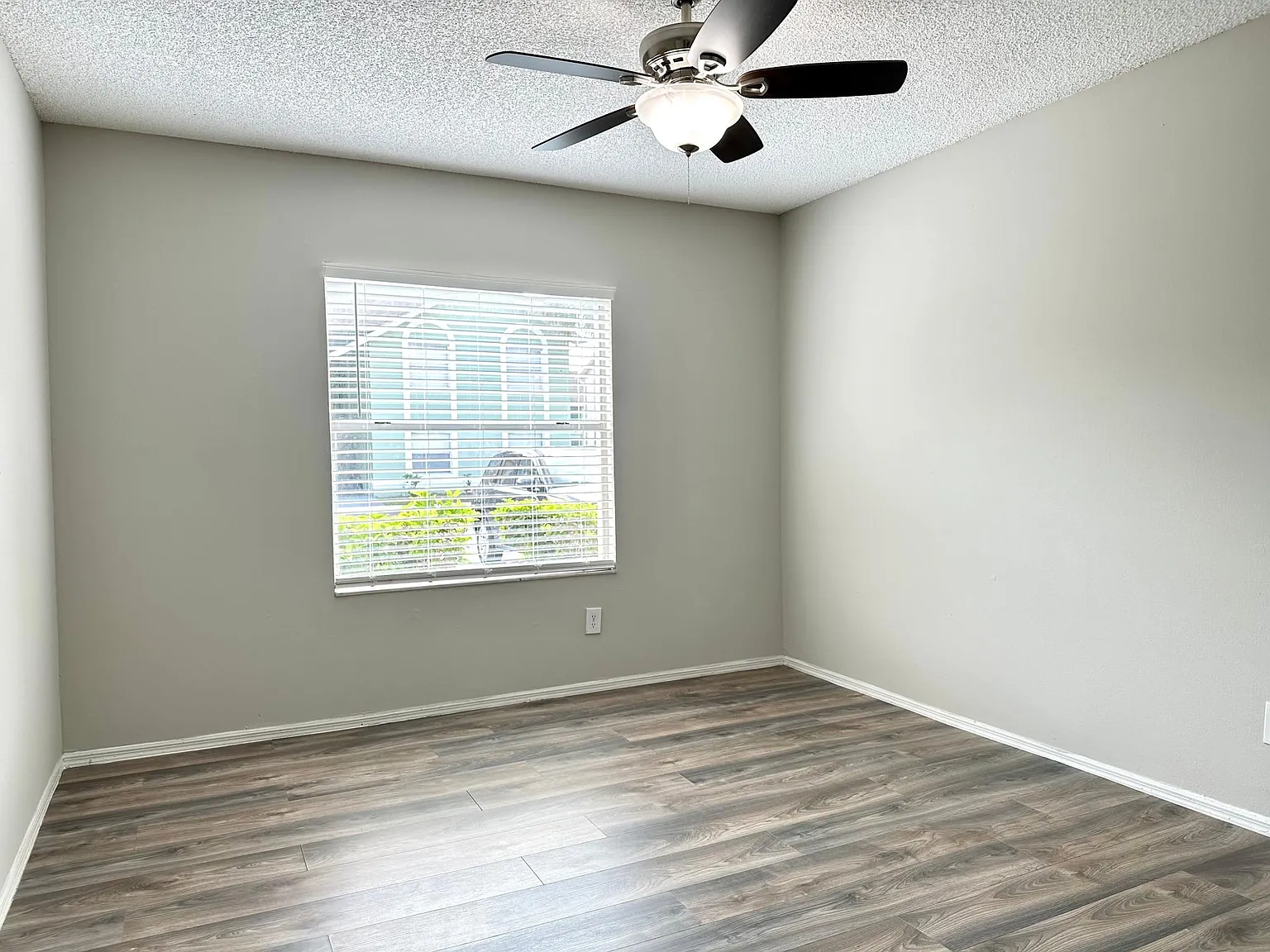 4124 Pershing Pointe Pl — Photo 3
