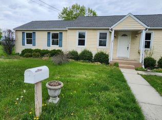 143 Pennsylvania Ave, Carlisle, PA 17013
