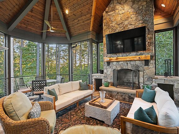 5th image of 124 Golden Bear Dr