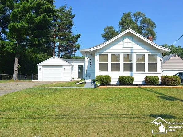 201 N Dettman Rd, Jackson, MI 49202