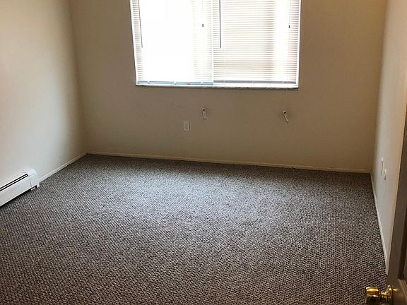 3rd image of 2415 W Forteen Mile Rd #4