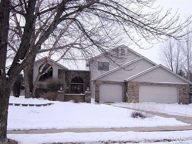 1st image of 801 W Chicory Ln