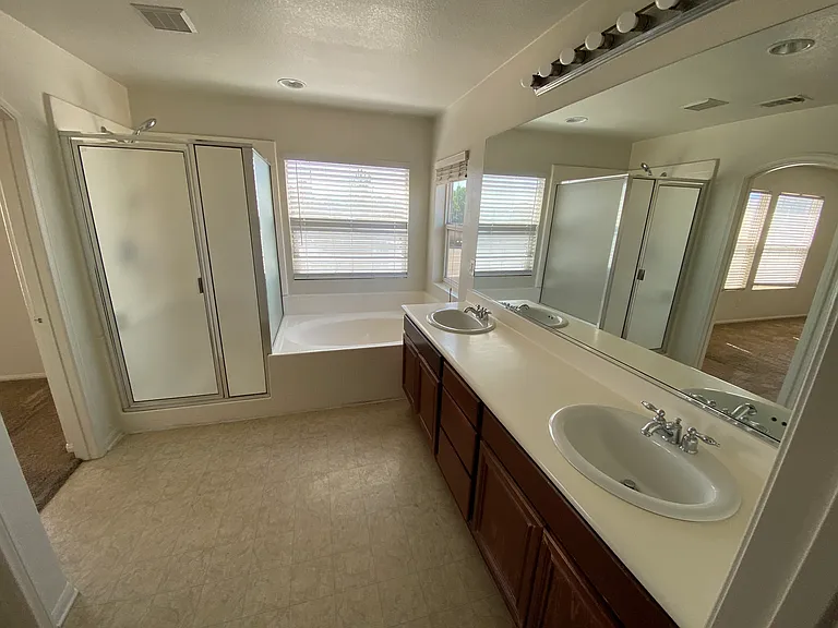 1393 Veronica Trl — Photo 15
