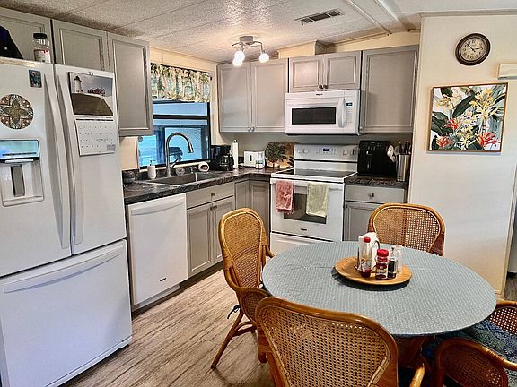 4th image of 1656 Luther Ln