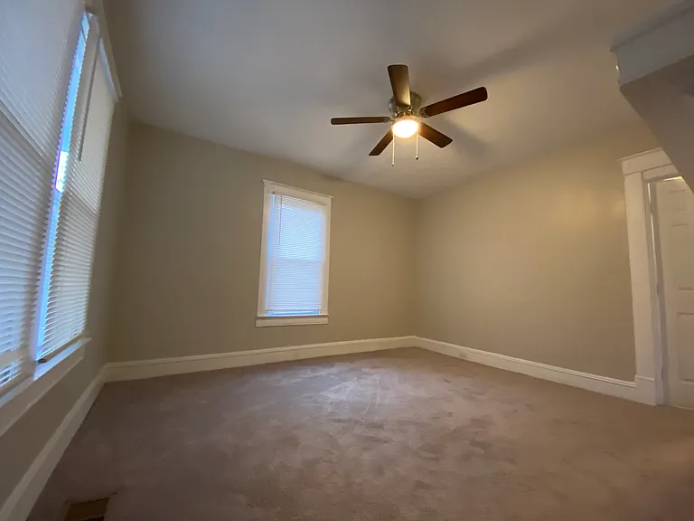 1825 Williams Ave — Photo 4
