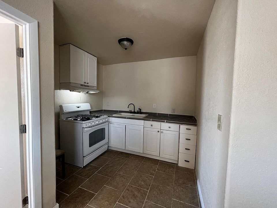 323 E St A, Needles, CA 92363 Zillow