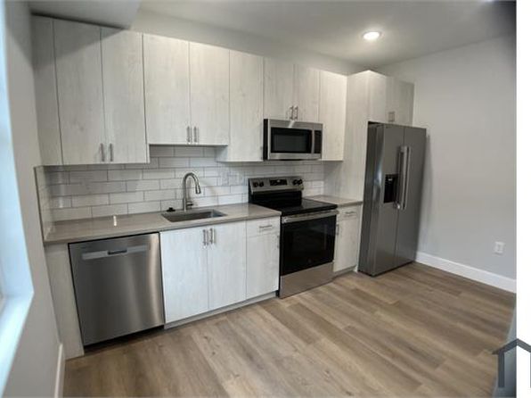 3221 N 13th St APT A