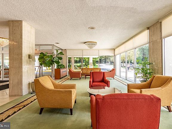 4th image of 10201 Grosvenor Pl APT 326