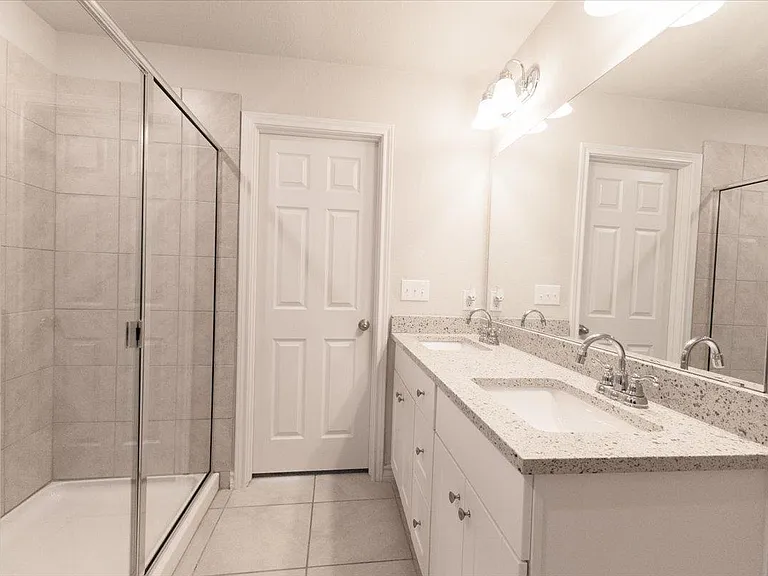 7403 Albany Dr — Photo 17
