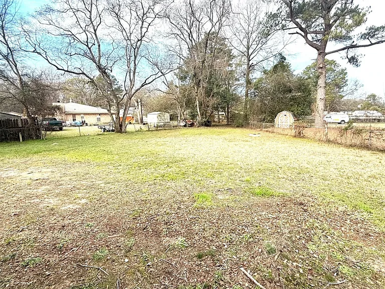 6265 Wares Ferry Rd — Photo 2