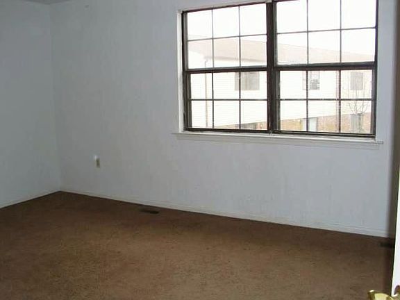 5th image of 301 Shai Cir