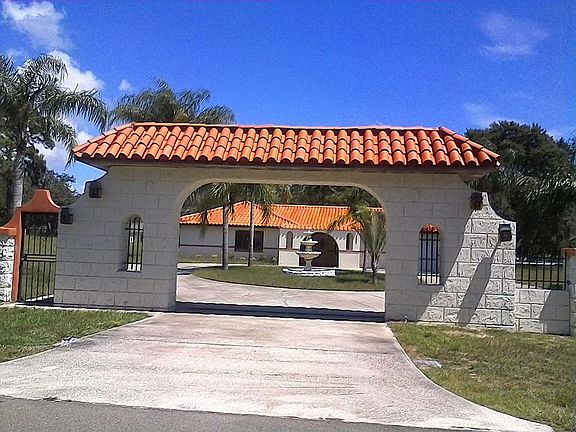 3rd image of 8927 Sheppard Dr