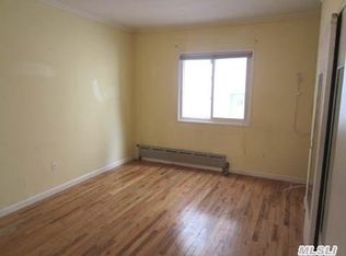 50-39 205th St, Oakland Gardens, NY 11364