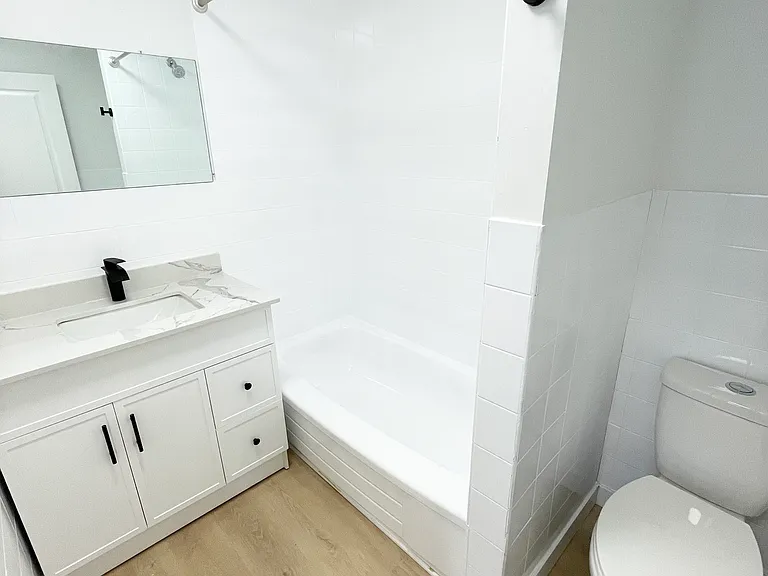552 Bay St #1 — Photo 12