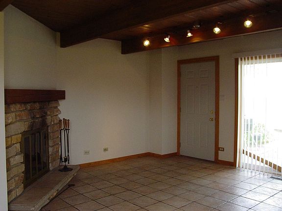 3rd image of 300 Meadow Green Ln