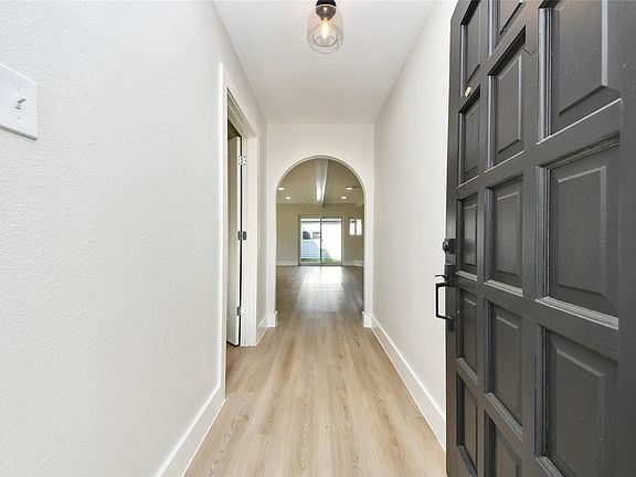 3rd image of 8114 Pella Dr