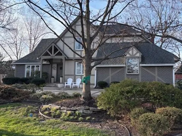 3015 W 83rd St, Leawood, KS 66206