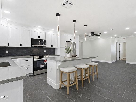3rd image of 426 N 105TH Street