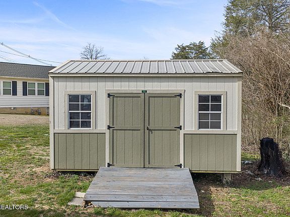 5th image of 296 Illinois Ave