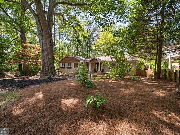 2nd image of 1404 Briarcliff Rd