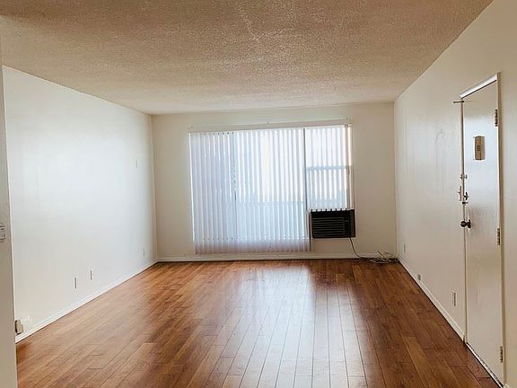 3rd image of 1341 N Poinsettia Pl APT 9