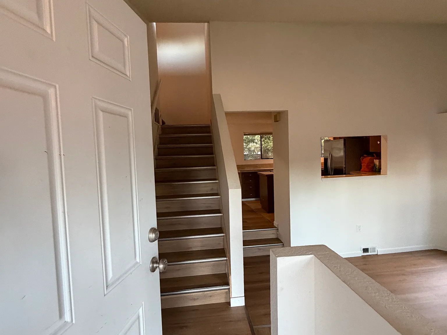 2 bed, 1.5 bath, 1200 sqft, $2,400 — Photo 2