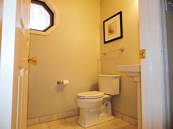 3rd image of 7 Madison Way