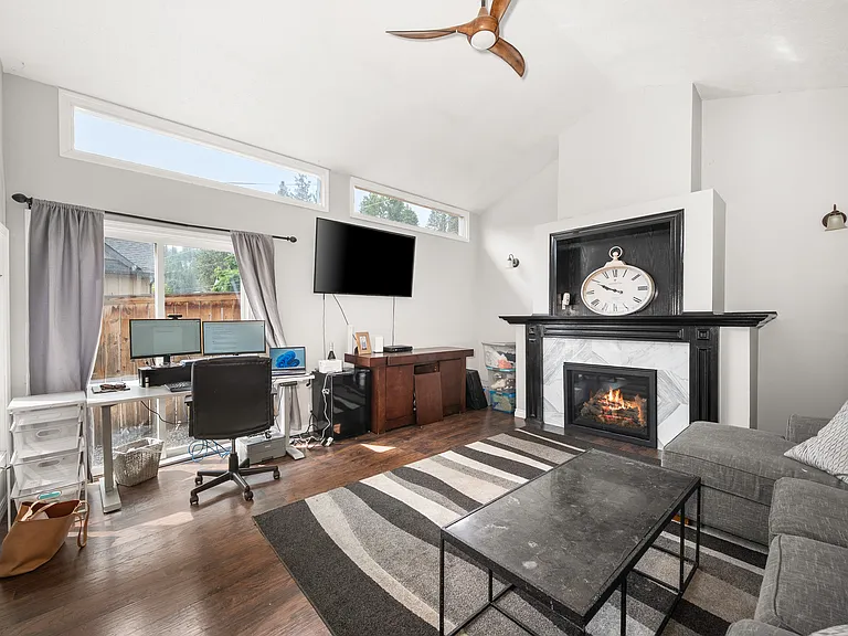 1207 S Liberty Dr — Photo 13