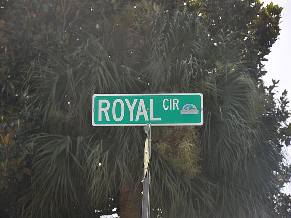 2nd image of 1518 Royal Cir