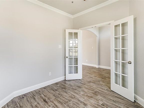 3rd image of 616 Sycamore Dr