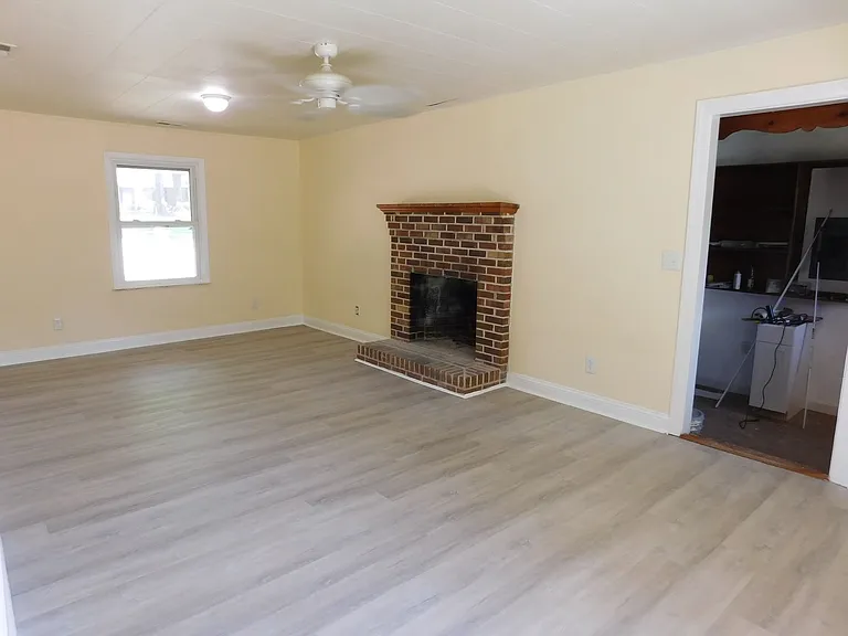 4925 Morton Rd — Photo 17