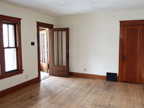 4th image of 2024 Forest Ave #1