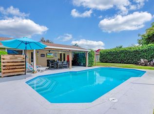 182 Bilbao St, Royal Palm Beach, FL 33411