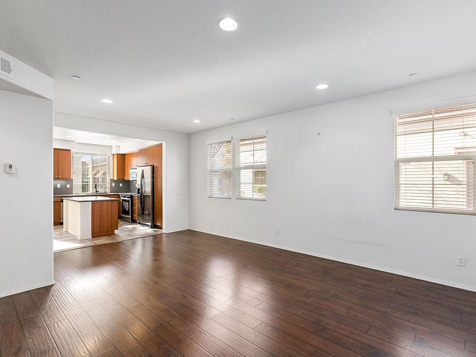 1st image of 377 Arden Ave Unit 4