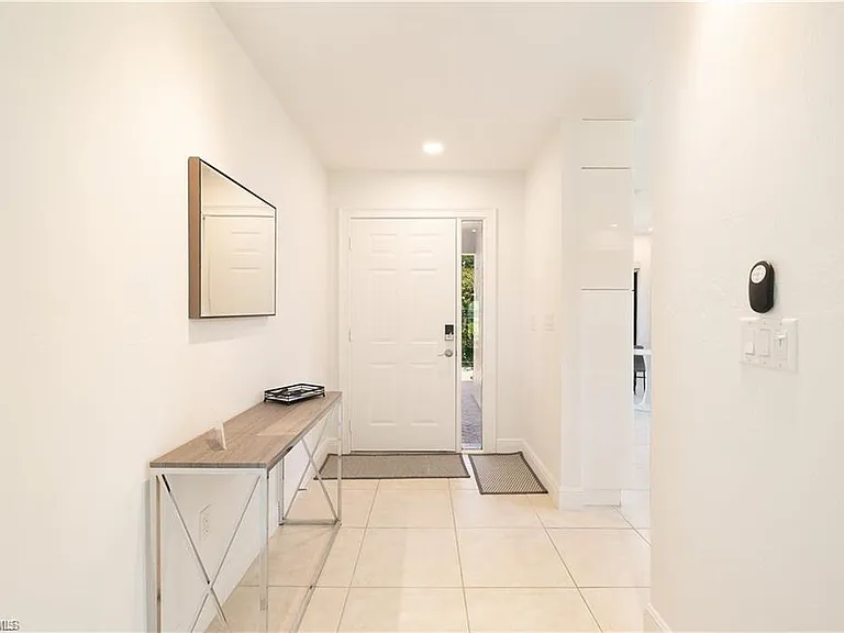 845 Reef Point Cir — Photo 2