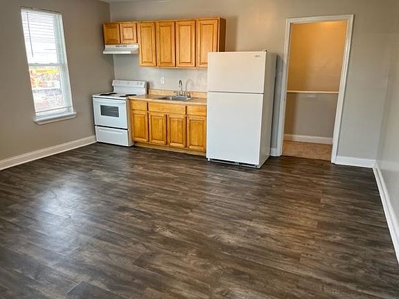 3rd image of 4524 N Bodine St APT A