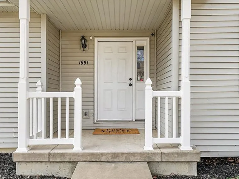 1601 Ogelthorpe Ave — Photo 2