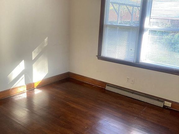 2nd image of 1605B Cobb St